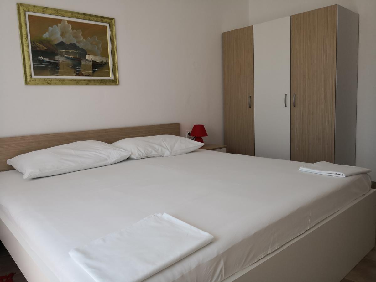 Apartments Anastazija Pag Town Luaran gambar